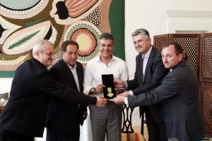A Adjori Paraná concedeu ao governador Beto Richa uma comenda pela relação de respeito do Governador com a imprensa paranaense.