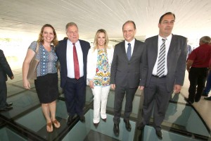 Prefeito Carlão, Vice Ataulzinho e Secretária Alessandra participaram de encontro com Ministro da Saúde, Ricardo Barros.