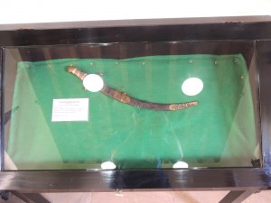 Um dos objetos mais valiosos do Museu - o espadin que pertenceu ao 2º Capitão Mor da Vila do Principe, Francisco de Paula Teixeira Coelho.